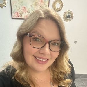 Meet your Posher, Cayla